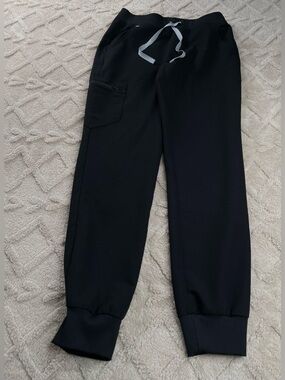 Figs Black Joggers scrub Pants - S/T
Medical Staff